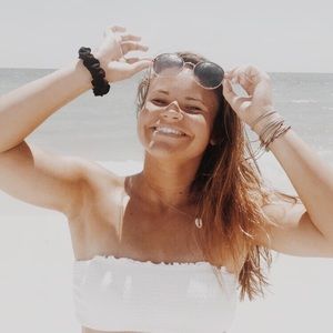 Meet your Posher, Olivia